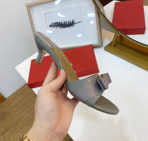 2022 women sandals open toe mule bow nappa leather slides designer luxury outdoor shoes party sandal, Black
2022 women sandals open toe mule bow nappa leather slides designer luxury outdoor shoes party sandal, Black