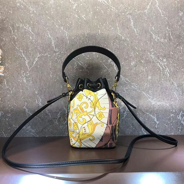 co branded bucket bags string crossbody bags women handbag wallet genuine leather baroque print thread fashion letters detachable belt strap
co branded bucket bags string crossbody bags women handbag wallet genuine leather baroque print thread fashion letters detachable belt strap