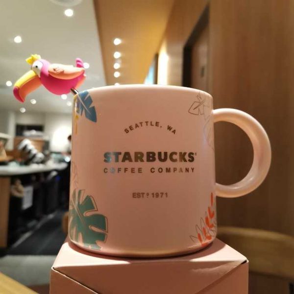 starbucks cup spring and summer colorful jungle ceramic mug beaked bird stirring stick coffee cup with handle drinking water
starbucks cup spring and summer colorful jungle ceramic mug beaked bird stirring stick coffee cup with handle drinking water