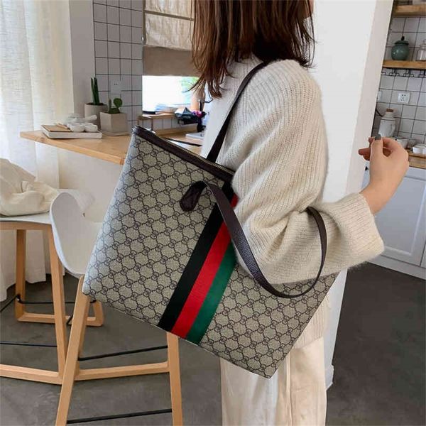 new fashion large simple atmosphere large capacity women's single messenger mother's design purses online
new fashion large simple atmosphere large capacity women's single messenger mother's design purses online