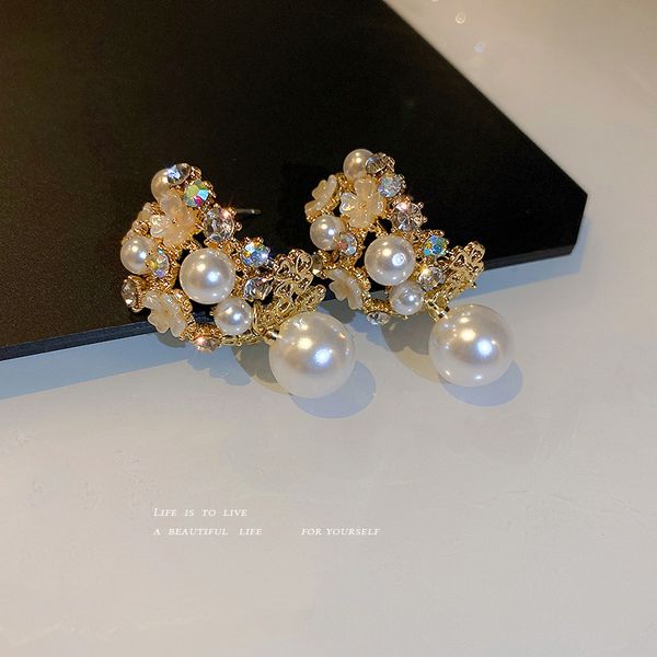 925 silver needle korean design fresh online influencer refined pearl diamond flower earrings retro minimalist creative earrings, Golden
925 silver needle korean design fresh online influencer refined pearl diamond flower earrings retro minimalist creative earrings, Golden