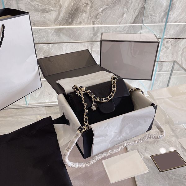 5a+ crossbody designer bags luxurious mini 20cm fashion shoulder designers women handbags lambs leather clutch with badge gold 4y1y
5a+ crossbody designer bags luxurious mini 20cm fashion shoulder designers women handbags lambs leather clutch with badge gold 4y1y