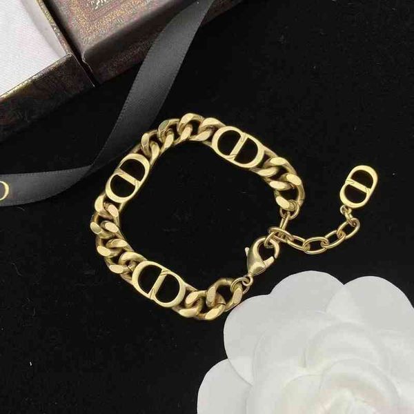 2022 women's fashion all-match high-quality new personality necklace brand wholesale di family family's double-layer light and lux, Silver
2022 women's fashion all-match high-quality new personality necklace brand wholesale di family family's double-layer light and lux, Silver