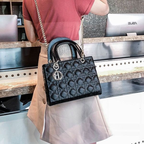designer bags women's diana 2022 new small xianglingge chain single shoulder messenger handbag bride's red
designer bags women's diana 2022 new small xianglingge chain single shoulder messenger handbag bride's red