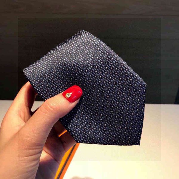 neck ties brand style light luxury h family tie 8cm wide business solid color gift box generation, Blue;purple
neck ties brand style light luxury h family tie 8cm wide business solid color gift box generation, Blue;purple