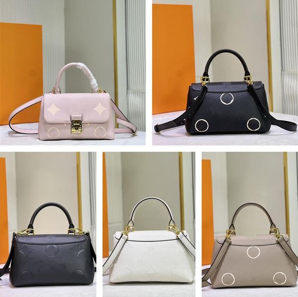 woman designer shoulder bags fashion embossing padlock handbag genuine leather flap crossbody bags small tote bag classic lettered removable
woman designer shoulder bags fashion embossing padlock handbag genuine leather flap crossbody bags small tote bag classic lettered removable