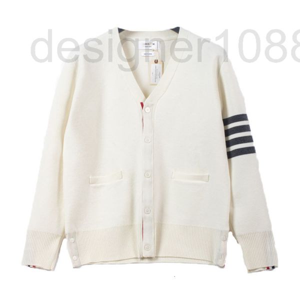 women's sweaters designer 2021 autumn and winter v-neck sweater thickened loose single breasted four bar coat men's women's s, White;black
women's sweaters designer 2021 autumn and winter v-neck sweater thickened loose single breasted four bar coat men's women's s, White;black