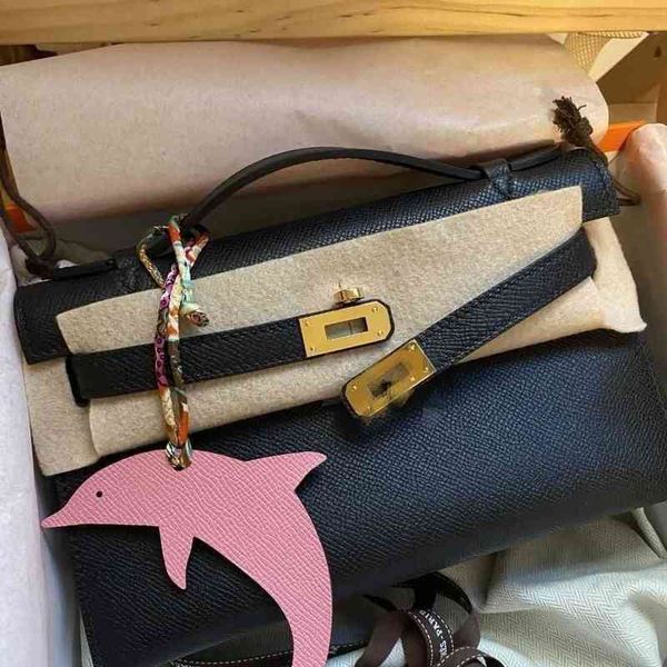 herme kelys women's bags full hand sewing honey wax thread mini generation epson leather black gold button and silver
herme kelys women's bags full hand sewing honey wax thread mini generation epson leather black gold button and silver