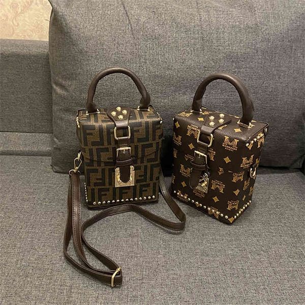 shop online 85% off lace adjustable lock crossbody bag handbag fashion high-grade foreign texture small square bag
shop online 85% off lace adjustable lock crossbody bag handbag fashion high-grade foreign texture small square bag