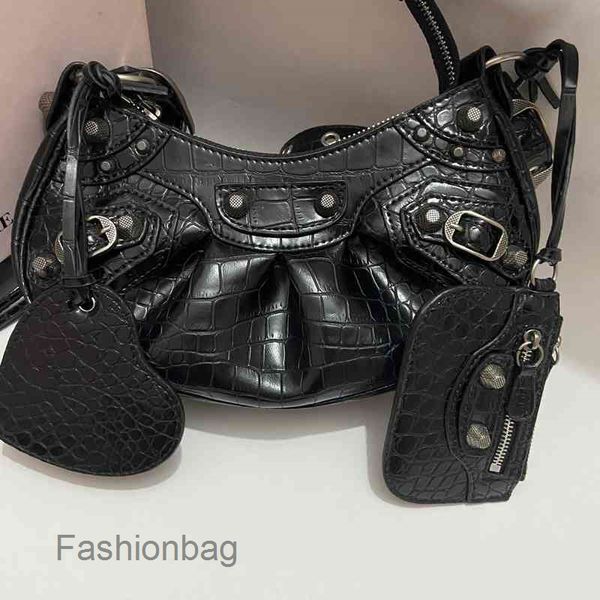 21 handbags designer bag 2022 women balencaigass home b le cagole leather locomotive three in one tooth wrinkled cowhide armpit single shoul
21 handbags designer bag 2022 women balencaigass home b le cagole leather locomotive three in one tooth wrinkled cowhide armpit single shoul