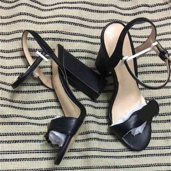 women lock it sandals luxury high heels metallic laminate leather mid-heel sandal suede designer sandals summer beach wedding shoes 35-41, Black
women lock it sandals luxury high heels metallic laminate leather mid-heel sandal suede designer sandals summer beach wedding shoes 35-41, Black