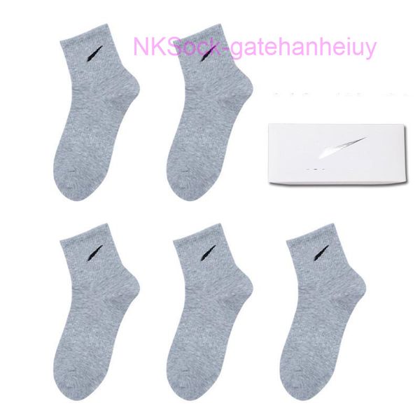 fashion classic men's socks gift box stockings hook brand black white gray medium tube sports cotton sweat absorbing sock men women lux
fashion classic men's socks gift box stockings hook brand black white gray medium tube sports cotton sweat absorbing sock men women lux