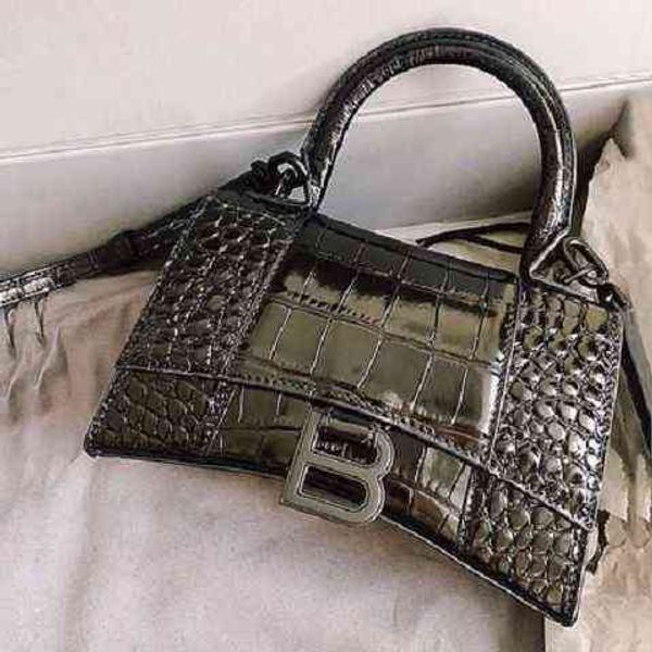 balencaigass designer bags hourglas b family 2022 new fashion crocodile leather womens mini single iwj3
balencaigass designer bags hourglas b family 2022 new fashion crocodile leather womens mini single iwj3
