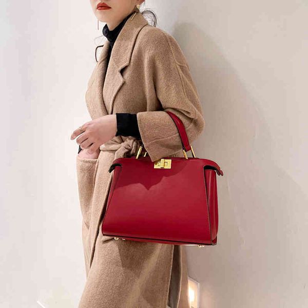 fashion women's new high-quality versatile bag luxury designer wedding red high sense hand female autumn winter large capacity single s
fashion women's new high-quality versatile bag luxury designer wedding red high sense hand female autumn winter large capacity single s