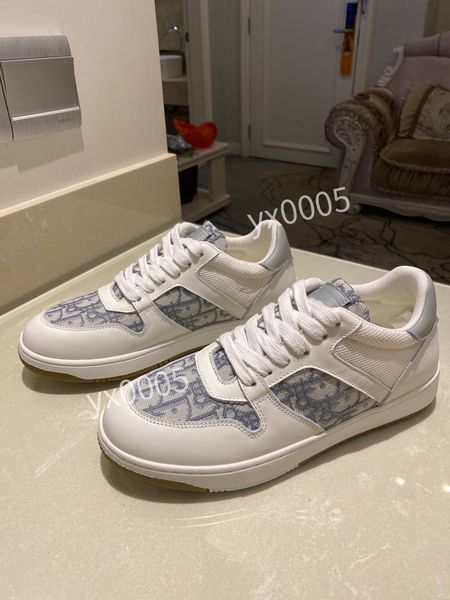 2022 classic graphic men women boots flat casual shoes solid color black leather sneakers soft and comfortable lace-up round toe shoes xh211
2022 classic graphic men women boots flat casual shoes solid color black leather sneakers soft and comfortable lace-up round toe shoes xh211