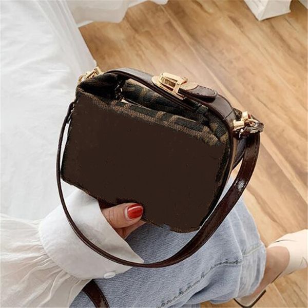 evening bags designer handbag lady shoulder bags fashion classic women cross body purse ladies refined prefect wallets 
evening bags designer handbag lady shoulder bags fashion classic women cross body purse ladies refined prefect wallets