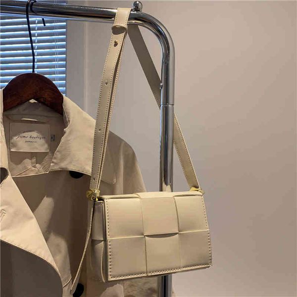 original edition luxury handbags crossbody bottegass designer venetas's woven splicing women's bag 2022 korean small square fashio
original edition luxury handbags crossbody bottegass designer venetas's woven splicing women's bag 2022 korean small square fashio