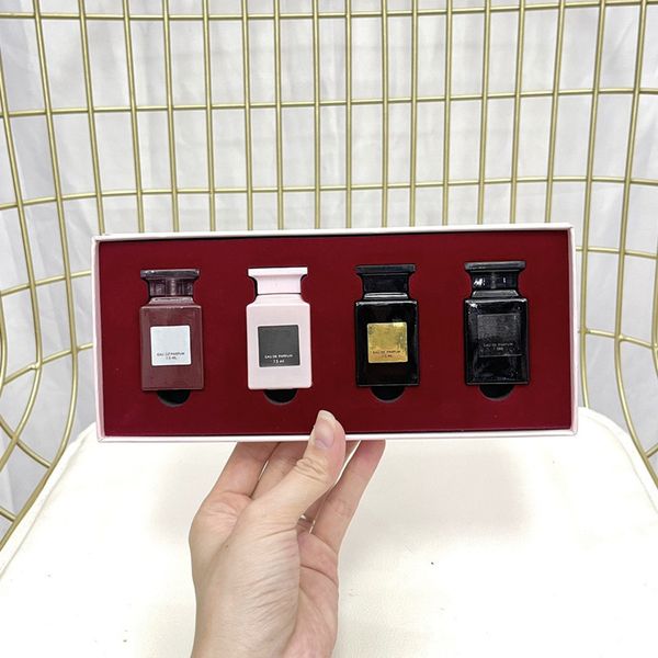 fast ship perfume set 7.5ml x 4pcs cherry rose oud wood white suede kit 4 in 1 with box fragrance delivery
fast ship perfume set 7.5ml x 4pcs cherry rose oud wood white suede kit 4 in 1 with box fragrance delivery