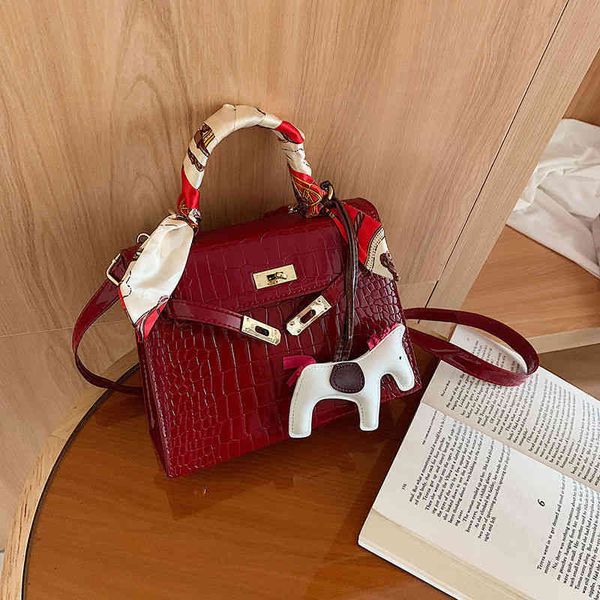 wedding bag bride can usually use the red new versatile handbag for fashion wedding with large capacity princess diana luxury designer
wedding bag bride can usually use the red new versatile handbag for fashion wedding with large capacity princess diana luxury designer