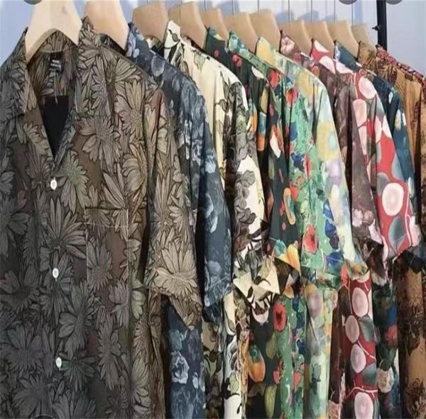 2022 men s casual shirts european flower short-sleeved shirts for and women in summer new hong kong style retro handsome loose hawaiian, White;black
2022 men s casual shirts european flower short-sleeved shirts for and women in summer new hong kong style retro handsome loose hawaiian, White;black