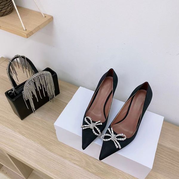 ladies bow knot drill buckle dress shoes black white business professional banquet party height 8.5cm
ladies bow knot drill buckle dress shoes black white business professional banquet party height 8.5cm