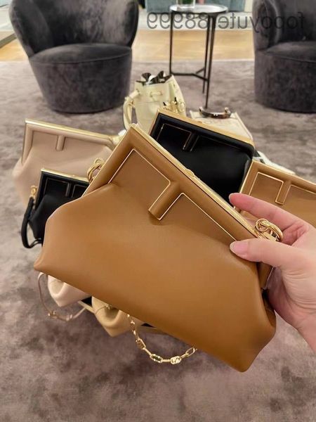 family f's autumn and winter new clip bag yunduo hand fashion leather women's ybyz
family f's autumn and winter new clip bag yunduo hand fashion leather women's ybyz