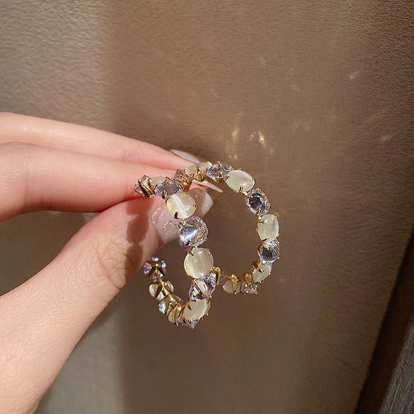 gold plated 925 silver stud rhinestone-encrusted opal c- shaped eardrop earring korean ins earrings for women 2022 new fashion, Golden
gold plated 925 silver stud rhinestone-encrusted opal c- shaped eardrop earring korean ins earrings for women 2022 new fashion, Golden