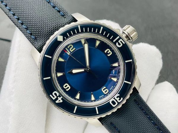 watch zf factory production sapphire ring overbearing side leakage watchcase workmanship is very exquisite, Slivery;brown
watch zf factory production sapphire ring overbearing side leakage watchcase workmanship is very exquisite, Slivery;brown