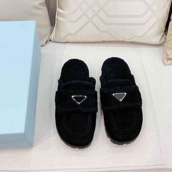 desiner 2021 quality wool shoes winter plush half slippers indoor e warm fox fur sandals for women slides with box, Black
desiner 2021 quality wool shoes winter plush half slippers indoor e warm fox fur sandals for women slides with box, Black