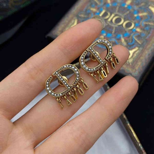 fine jewellery ornament charm earring diamond studded letter earrings light luxury temperament women's earrings accessories, Golden
fine jewellery ornament charm earring diamond studded letter earrings light luxury temperament women's earrings accessories, Golden