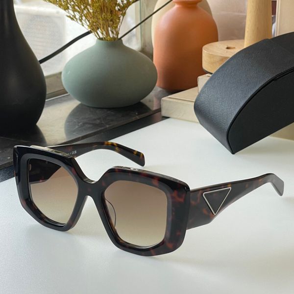 Fashion mens designer sunglasses Personality geometric shape tortoiseshell PC plate frame P classic series Symbole luxury OPR14ZS triangle logo eyeglasses women
Fashion mens designer sunglasses Personality geometric shape tortoiseshell PC plate frame P classic series Symbole luxury OPR14ZS triangle logo eyeglasses women