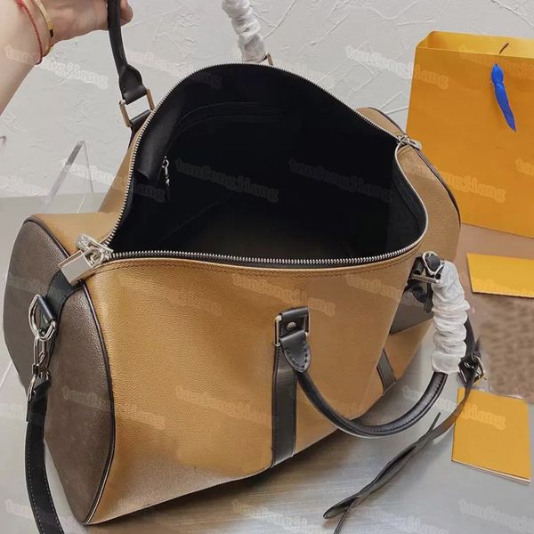 designer men and women duffel bags luggage luxury leather outdoor travel large capacity hand-held classic fashion inner compartment size 50-
designer men and women duffel bags luggage luxury leather outdoor travel large capacity hand-held classic fashion inner compartment size 50-
