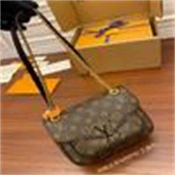 m45592 passy handbag men briefcases real leather totes shoulder bags backpacks pouches wallets purse
m45592 passy handbag men briefcases real leather totes shoulder bags backpacks pouches wallets purse