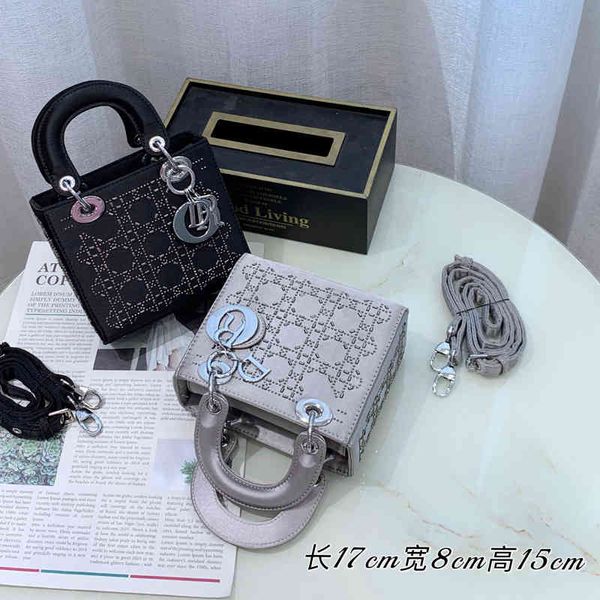 fashion luxury bag wholesale classic women's silk new style inlaid single shoulder small lattice three
fashion luxury bag wholesale classic women's silk new style inlaid single shoulder small lattice three