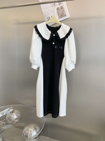 2022 european fashion spring and summer new black and white contrast stitched embroidered dress, Black;gray
2022 european fashion spring and summer new black and white contrast stitched embroidered dress, Black;gray