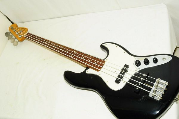 jazz bass n serial electric guitar ref no 4366