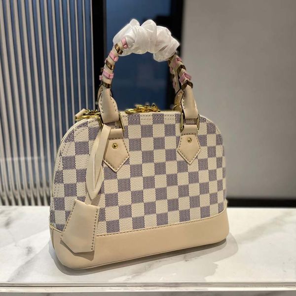 designer tote bags luxury ladies premium quality leather woven wrist shell design hand holding temperament elegant understated one shoulder
designer tote bags luxury ladies premium quality leather woven wrist shell design hand holding temperament elegant understated one shoulder