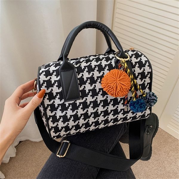 bags popular women's bag 2022 version style shoulder pillow personalized messenger purse
bags popular women's bag 2022 version style shoulder pillow personalized messenger purse