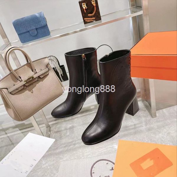 boots boots children's autumn and winter martin middle tube pointed thick heel leather short are versatile, Black
boots boots children's autumn and winter martin middle tube pointed thick heel leather short are versatile, Black