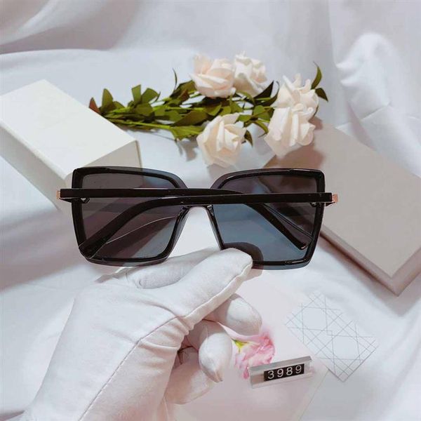 ladies retro polarized sunglasses frame gold plated sun glasses fashion eyewear gafas de sol medusa flat women sunglasses with217u, White;black
ladies retro polarized sunglasses frame gold plated sun glasses fashion eyewear gafas de sol medusa flat women sunglasses with217u, White;black