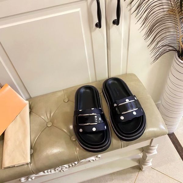 polka dot stepping on the sense of cloud bread slippers comfortable home leisure 2022 summer latest fashion, Black
polka dot stepping on the sense of cloud bread slippers comfortable home leisure 2022 summer latest fashion, Black