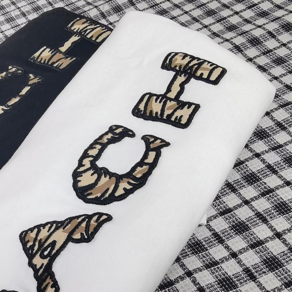women's t-shirt designer 2022 trendy summer new co family coffee mottled camouflage letter embroidered short sleeved couple t-shirt for, White
women's t-shirt designer 2022 trendy summer new co family coffee mottled camouflage letter embroidered short sleeved couple t-shirt for, White