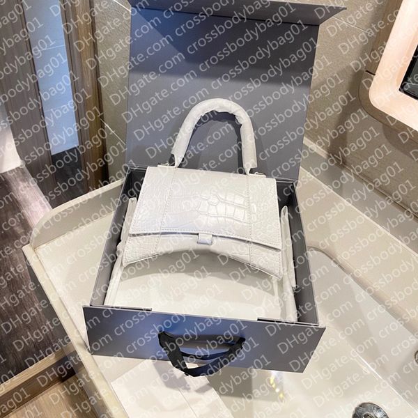 genuine leather womens plain totes shoulder bags handbag luxury brand design and sheepskin or crocodile pattern high-end messenger bag
genuine leather womens plain totes shoulder bags handbag luxury brand design and sheepskin or crocodile pattern high-end messenger bag