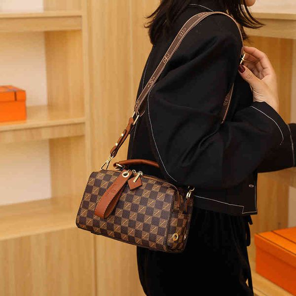 bag women's bag new fashion high-capacity single shoulder msenger hand small square designer bags
bag women's bag new fashion high-capacity single shoulder msenger hand small square designer bags