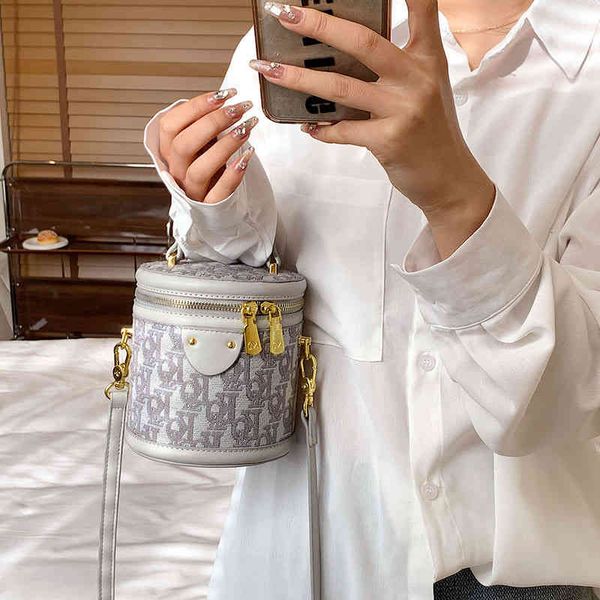 purses sale popular messenger bag female spring 2022 new handbag one shoulder small bucket bag
purses sale popular messenger bag female spring 2022 new handbag one shoulder small bucket bag