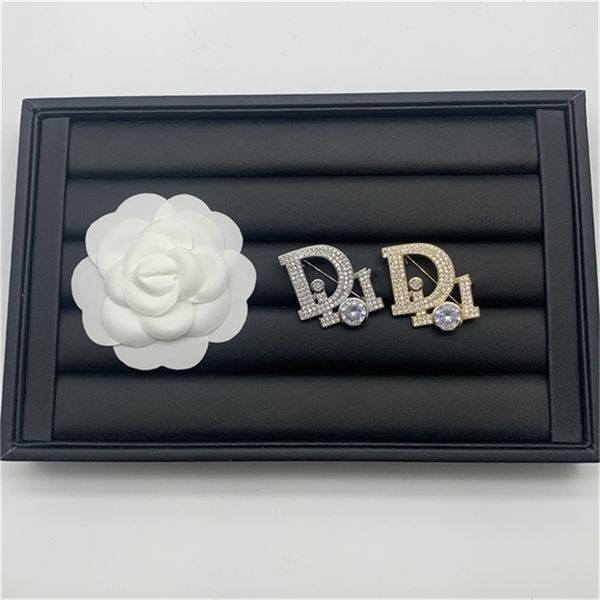 2022 fashion 20% off designer jewelry new fashion korean version high sense letter women's ba tong style diamond studded brooch, Gray
2022 fashion 20% off designer jewelry new fashion korean version high sense letter women's ba tong style diamond studded brooch, Gray