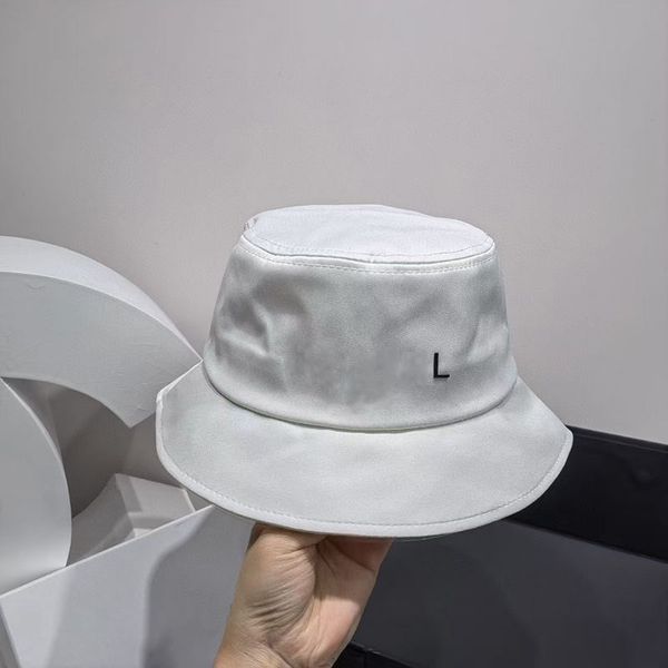 luxurys designers hat brim women fashion smooth face small fragrance fisherman temperament style black and white versatile quality good pers, Blue;gray
luxurys designers hat brim women fashion smooth face small fragrance fisherman temperament style black and white versatile quality good pers, Blue;gray