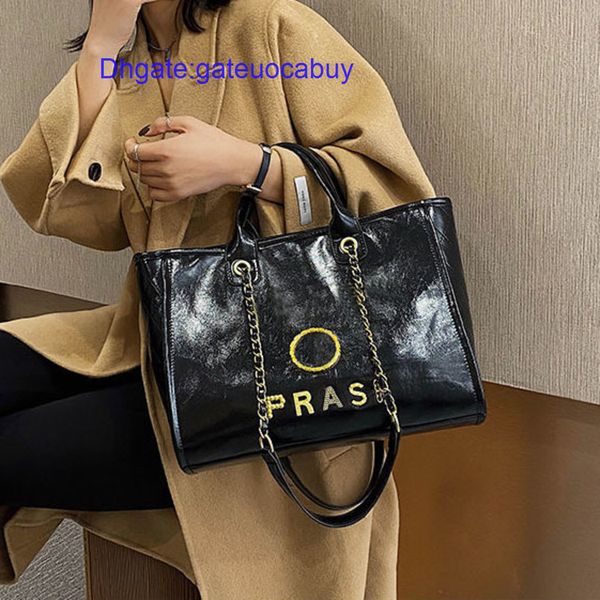 fashion designer luxury handbags women's beach bags brand ch metal badge tote bag small mini evening handbag female capacity large leat, Black;red
fashion designer luxury handbags women's beach bags brand ch metal badge tote bag small mini evening handbag female capacity large leat, Black;red
