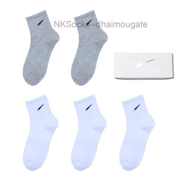 fashion men's classic socks gift box stockings hook brand black white gray medium tube sports cotton sweat absorbing sock men women lux
fashion men's classic socks gift box stockings hook brand black white gray medium tube sports cotton sweat absorbing sock men women lux