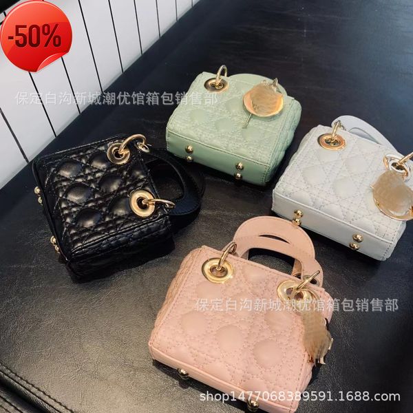 the factory directly new mini hand diana single shoulder women's pu small bag
the factory directly new mini hand diana single shoulder women's pu small bag